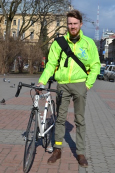 велокур'єр кореспонденції на 8 березня у Львові