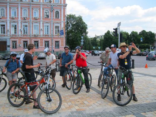 64 vidome rali pekin parizh proiyshlo teritorieyu ukraini chastkovo na velikah 2